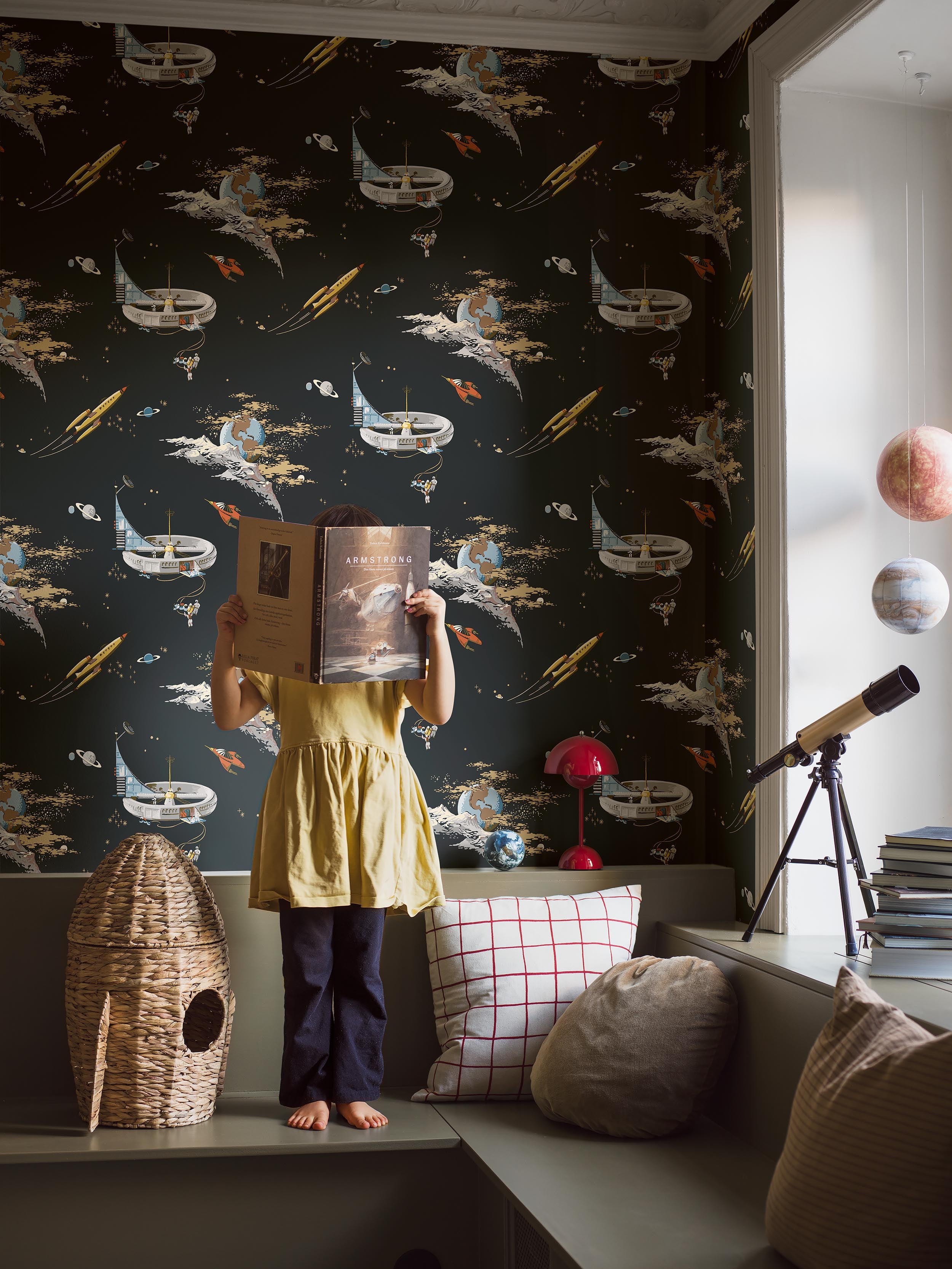 Space Adventure, Svart