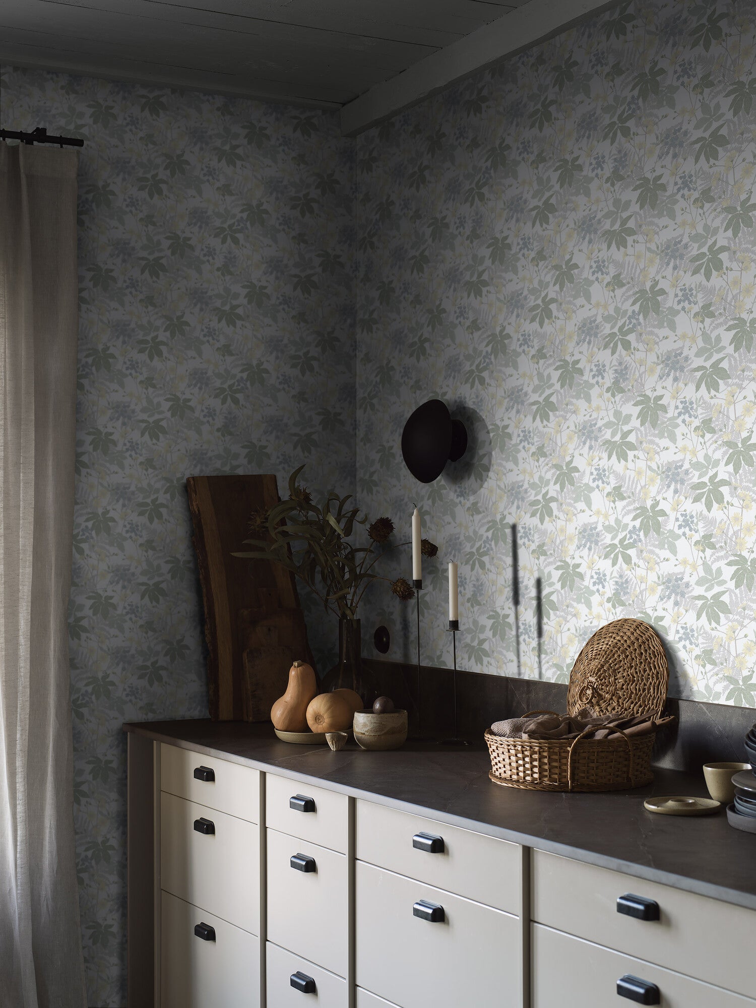 Lindskog, tapet i ljusgrön, multifärg